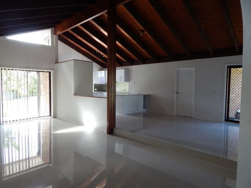 6 Sarina Place, Helensvale QLD 4212