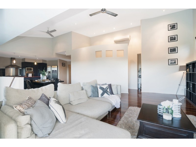 14 Monterey Keys Drive, Helensvale QLD 4212