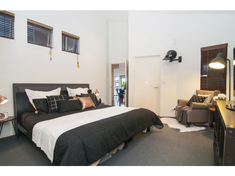 14 Monterey Keys Drive, Helensvale QLD 4212