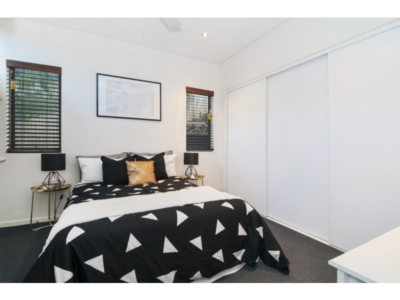 14 Monterey Keys Drive, Helensvale QLD 4212