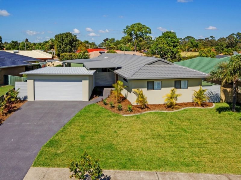 48 Matthew Flinders Drive, Paradise Point QLD 4216