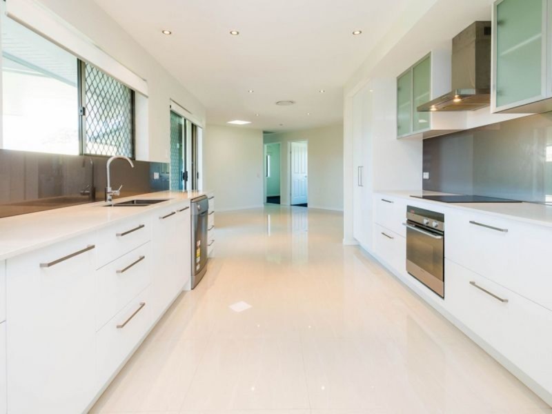 48 Matthew Flinders Drive, Paradise Point QLD 4216