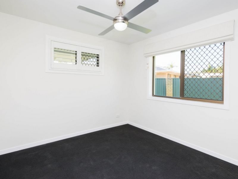48 Matthew Flinders Drive, Paradise Point QLD 4216