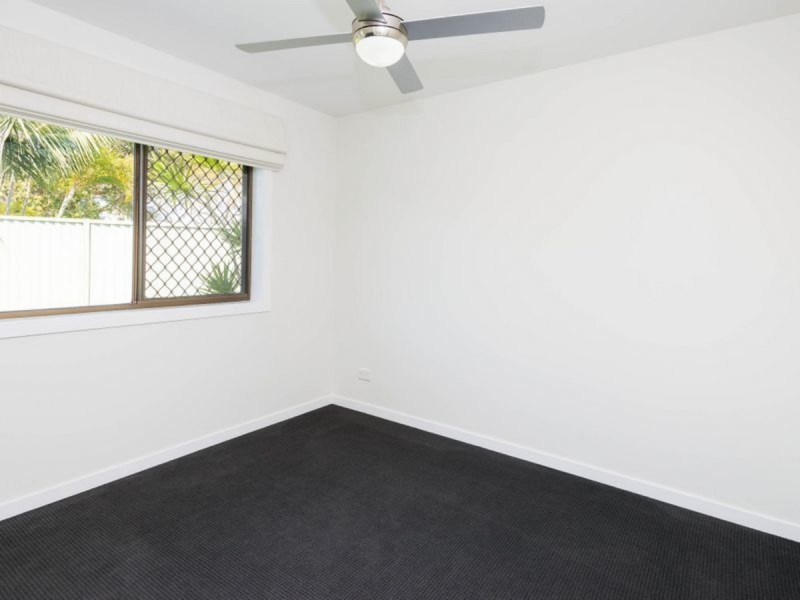 48 Matthew Flinders Drive, Paradise Point QLD 4216