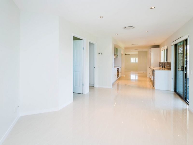 48 Matthew Flinders Drive, Paradise Point QLD 4216