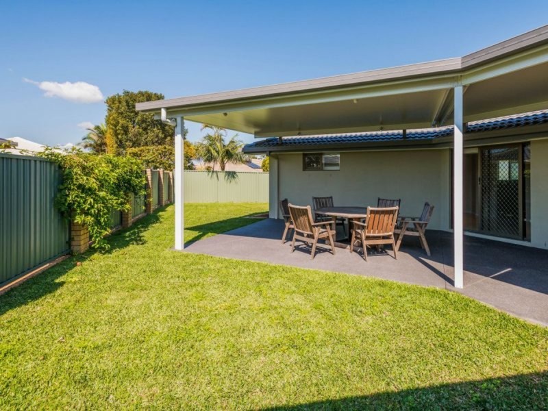 48 Matthew Flinders Drive, Paradise Point QLD 4216