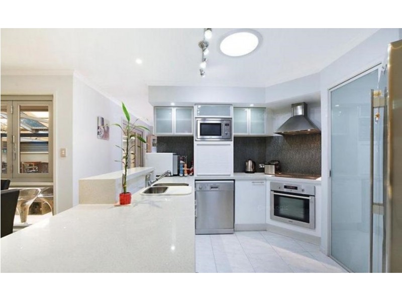 14 Coombe Avenue, Paradise Point QLD 4216