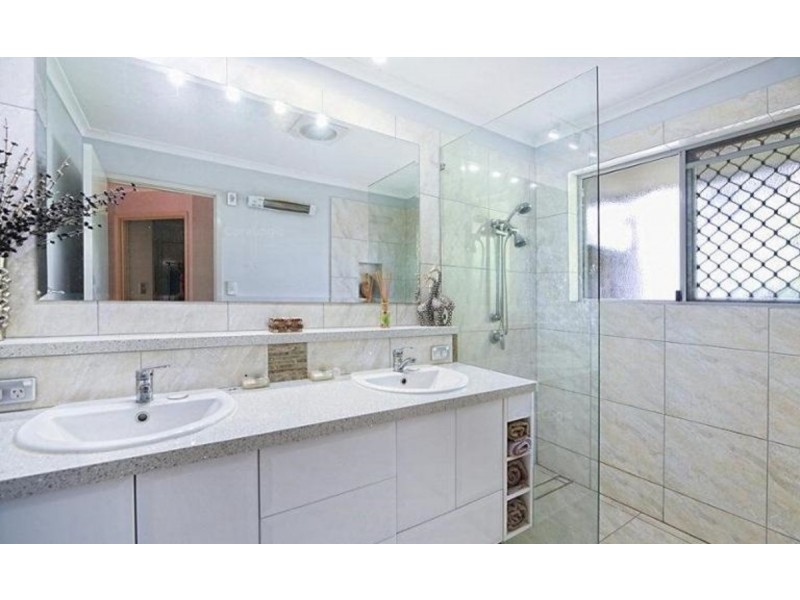 14 Coombe Avenue, Paradise Point QLD 4216