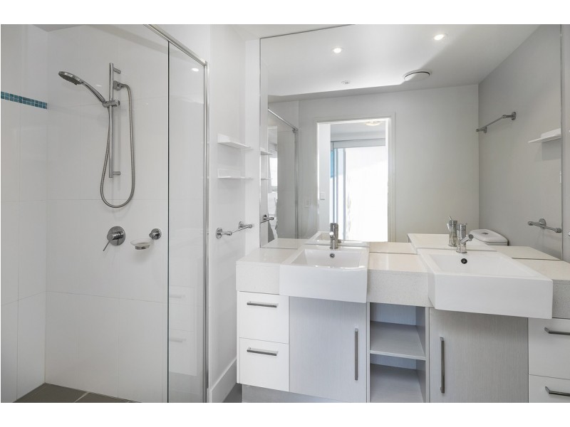 611/430 Marine Parade, Biggera Waters QLD 4216