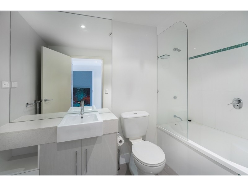 611/430 Marine Parade, Biggera Waters QLD 4216