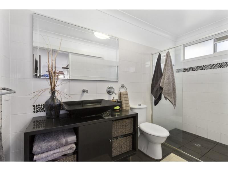 40 Tallara Street, Coombabah QLD 4216