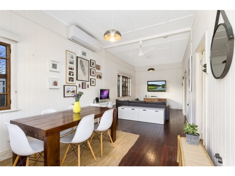 24 Clam Street, Runaway Bay QLD 4216