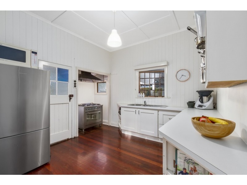 24 Clam Street, Runaway Bay QLD 4216