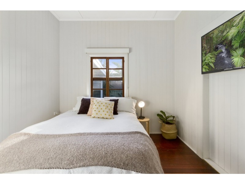 24 Clam Street, Runaway Bay QLD 4216