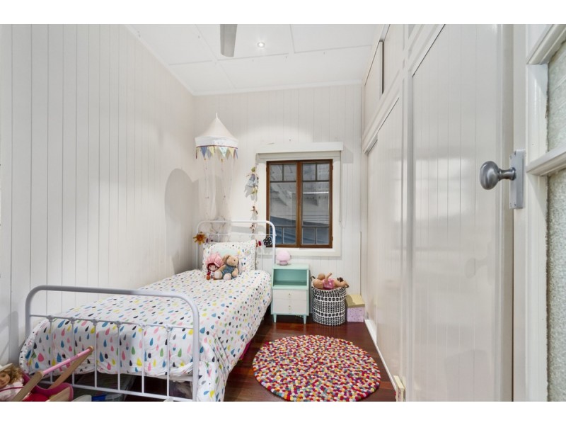 24 Clam Street, Runaway Bay QLD 4216