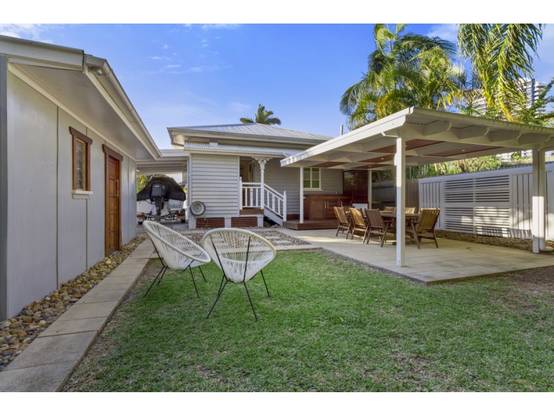 24 Clam Street, Runaway Bay QLD 4216