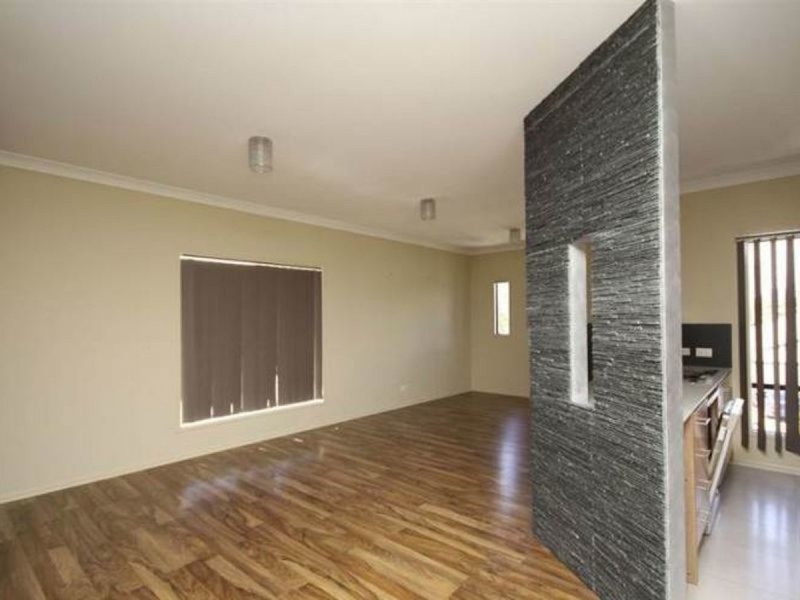 2/17 Louise Street, Southport QLD 4215