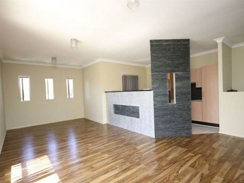 2/17 Louise Street, Southport QLD 4215