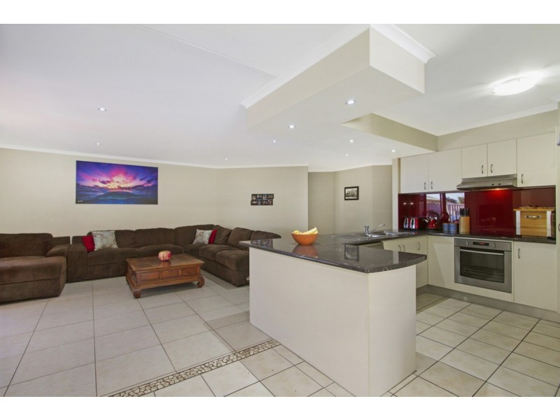 4 Eacham Avenue, Coombabah QLD 4216