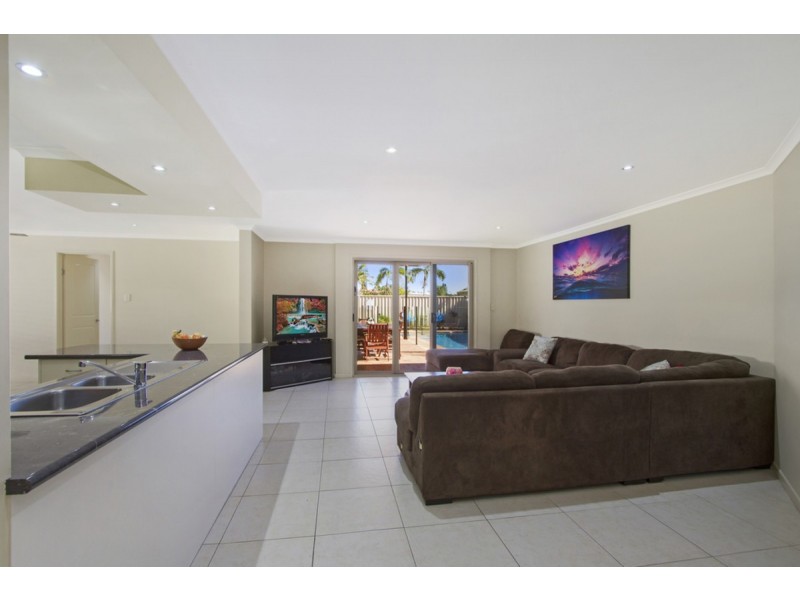 4 Eacham Avenue, Coombabah QLD 4216