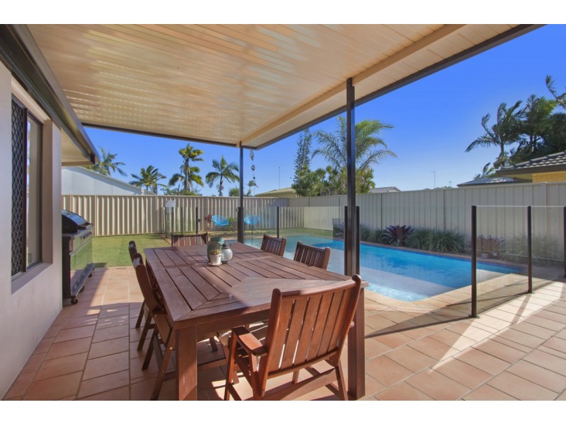 4 Eacham Avenue, Coombabah QLD 4216