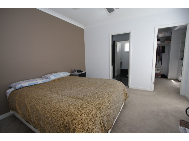 11 Rhodium Crescent, Hope Island QLD 4212