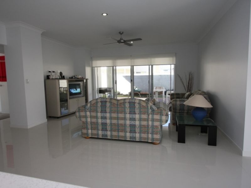 11 Rhodium Crescent, Hope Island QLD 4212