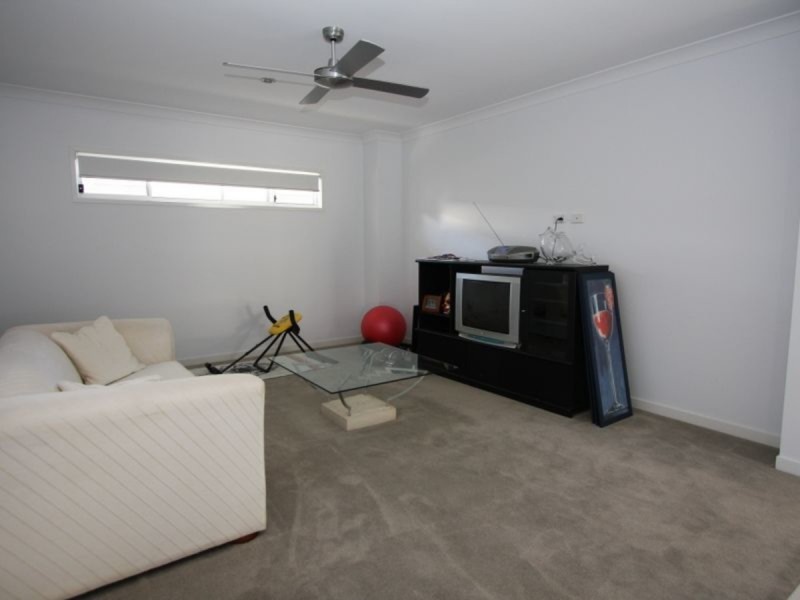 11 Rhodium Crescent, Hope Island QLD 4212