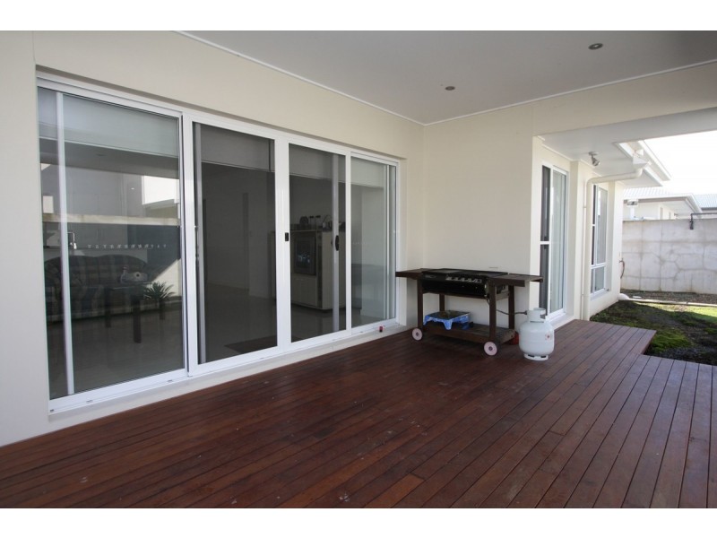 11 Rhodium Crescent, Hope Island QLD 4212