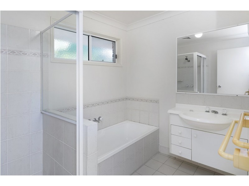 1 Meadowvale Street, Oxenford QLD 4210