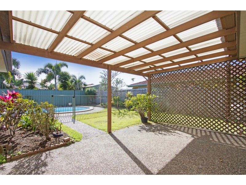 5 Lakefield Crescent, Paradise Point QLD 4216