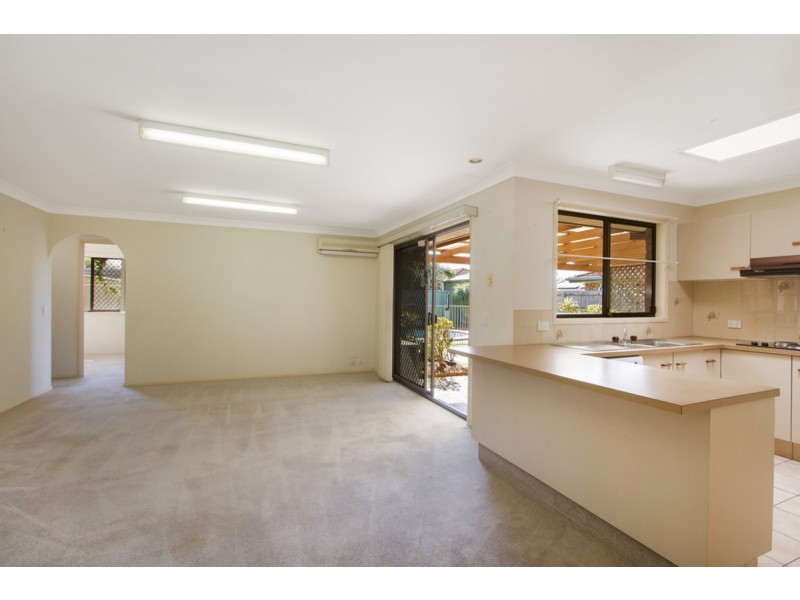 5 Lakefield Crescent, Paradise Point QLD 4216