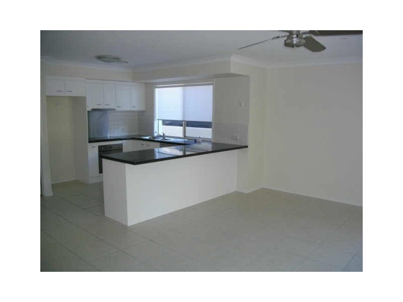 36A Victor Avenue, Paradise Point QLD 4216