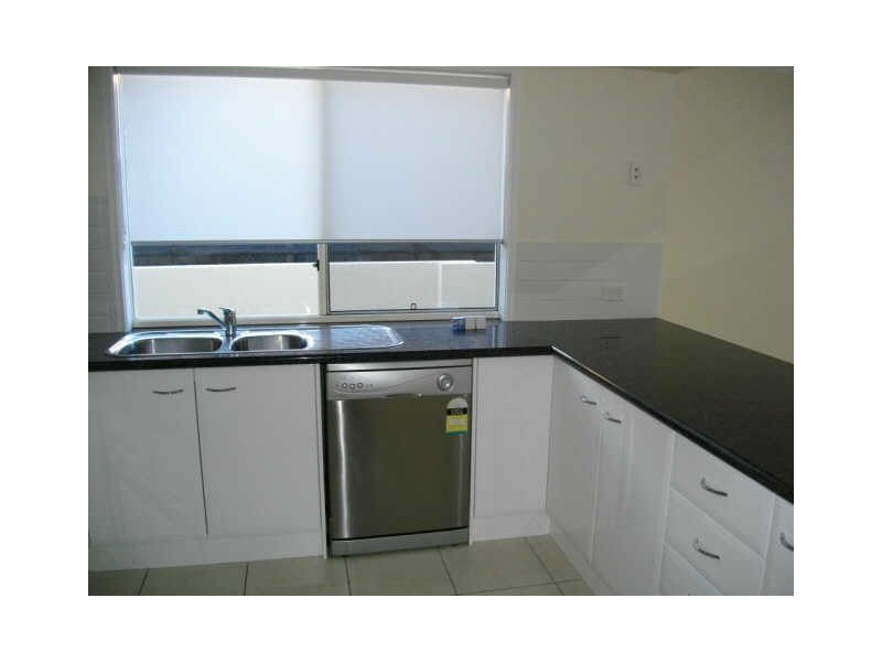 36A Victor Avenue, Paradise Point QLD 4216