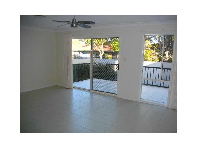 36A Victor Avenue, Paradise Point QLD 4216