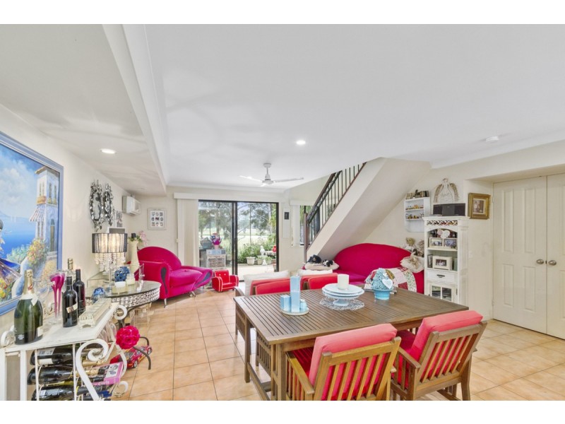 21/23 Santa Barbara Road, Hope Island QLD 4212