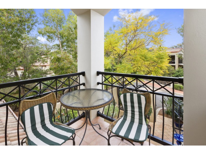 21/23 Santa Barbara Road, Hope Island QLD 4212