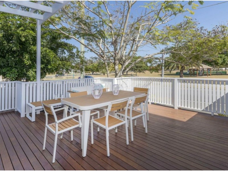 1/38 Nankeen Avenue, Paradise Point QLD 4216