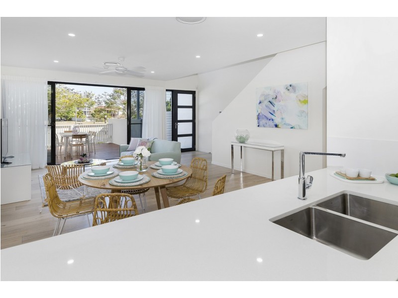 1/38 Nankeen Avenue, Paradise Point QLD 4216