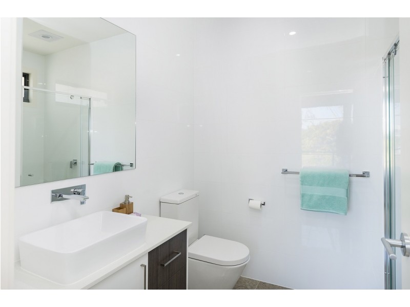 1/38 Nankeen Avenue, Paradise Point QLD 4216
