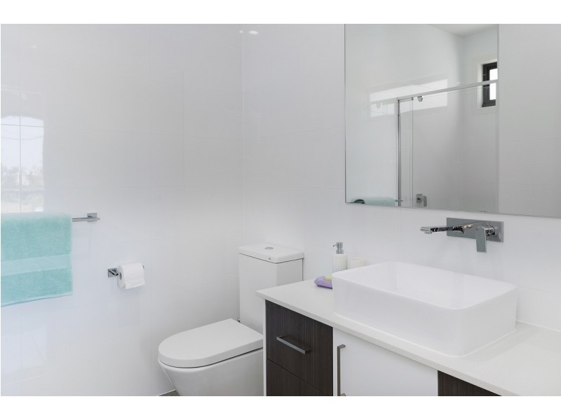 4/38 Nankeen Avenue, Paradise Point QLD 4216