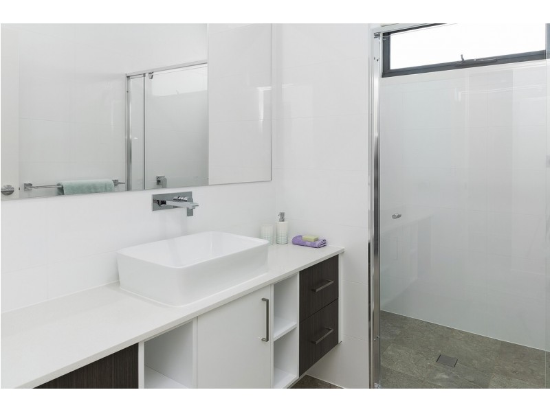 4/38 Nankeen Avenue, Paradise Point QLD 4216