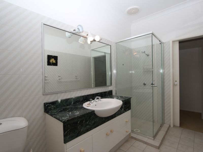 28 Bulolo Avenue, Runaway Bay QLD 4216