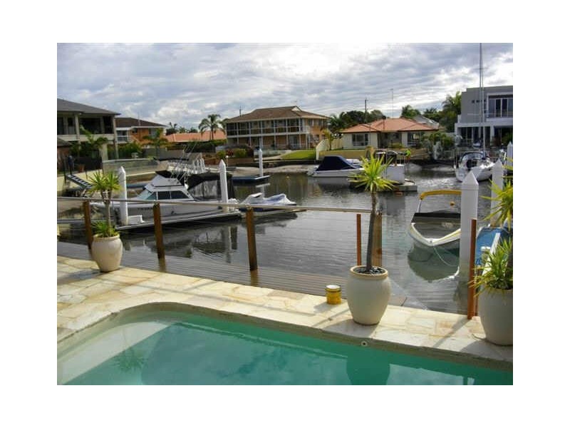 1/9 Huon Crescent, Runaway Bay QLD 4216