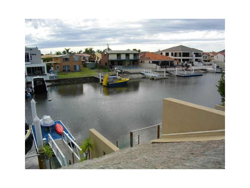 1/9 Huon Crescent, Runaway Bay QLD 4216