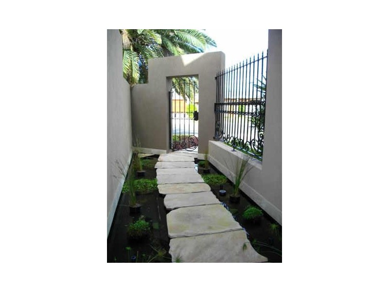 1/9 Huon Crescent, Runaway Bay QLD 4216