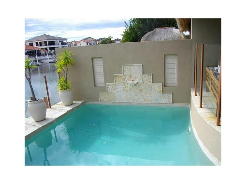 1/9 Huon Crescent, Runaway Bay QLD 4216