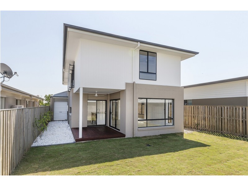 5 Beacon Lane, Hope Island QLD 4212