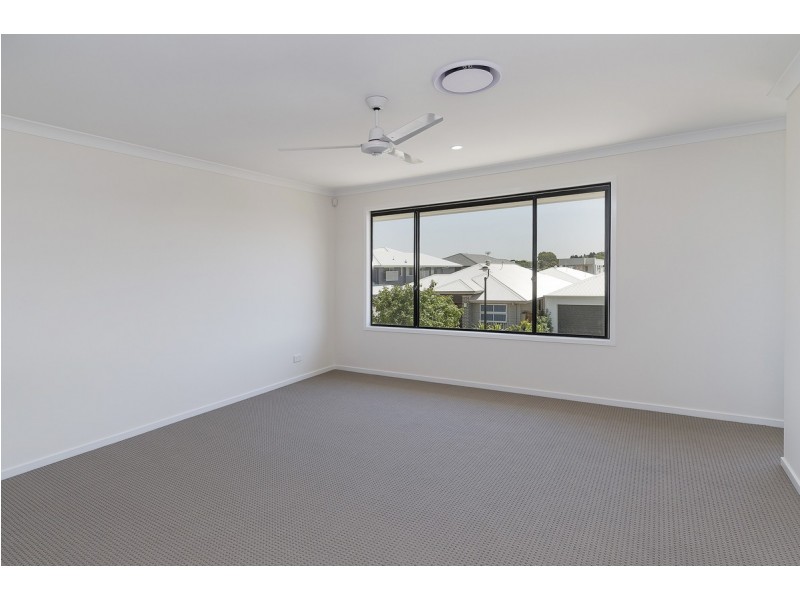 5 Beacon Lane, Hope Island QLD 4212