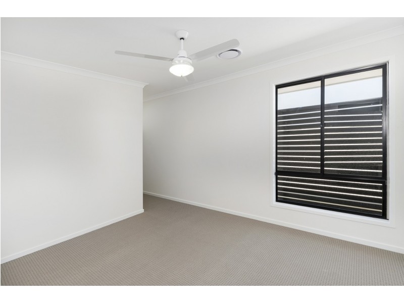 5 Beacon Lane, Hope Island QLD 4212